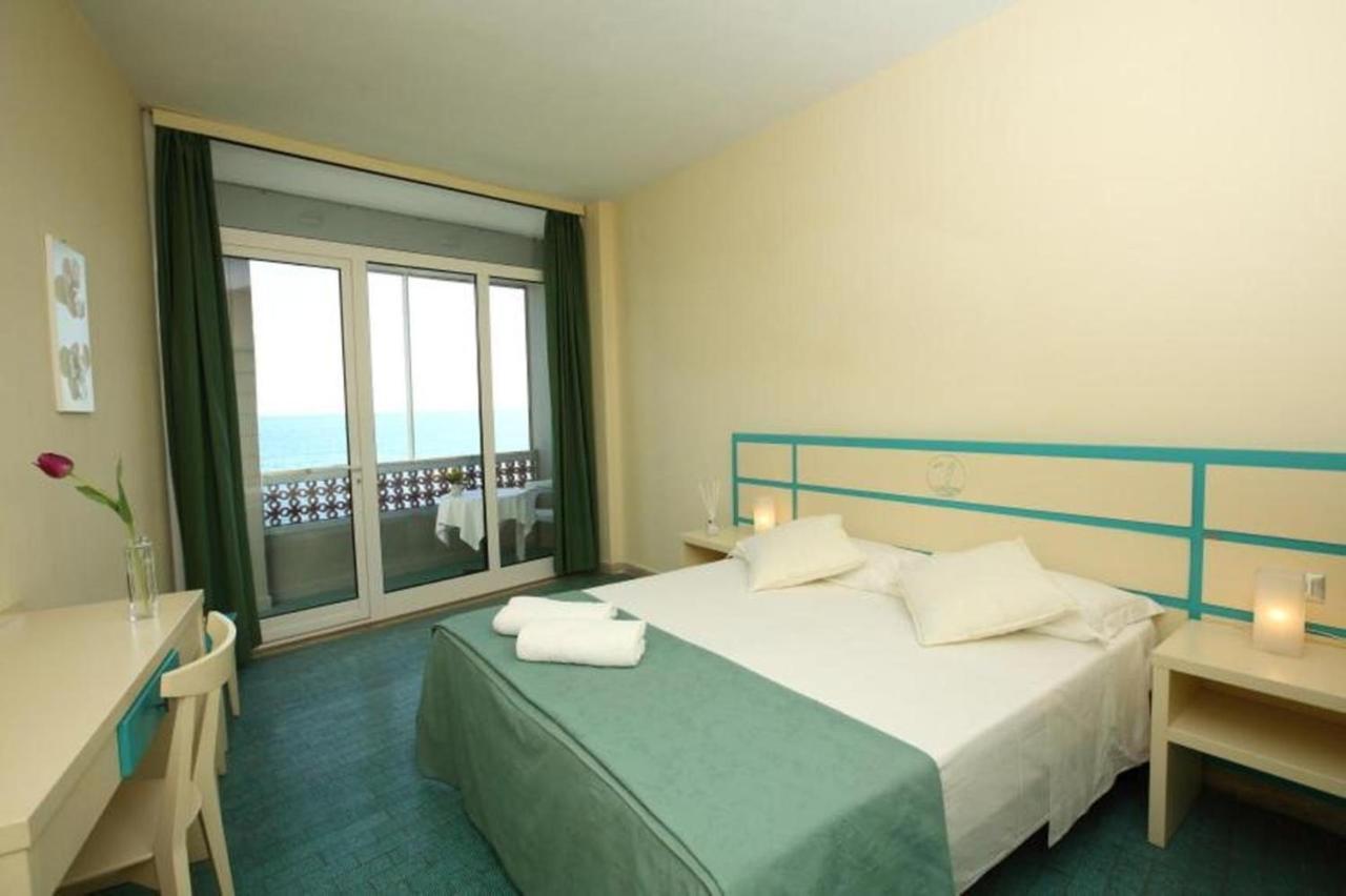 Hotel La Scogliera Cavi di Lavagna Exteriör bild