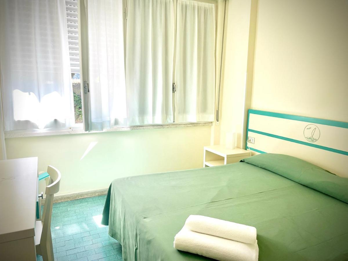 Hotel La Scogliera Cavi di Lavagna Exteriör bild