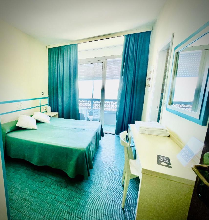 Hotel La Scogliera Cavi di Lavagna Exteriör bild