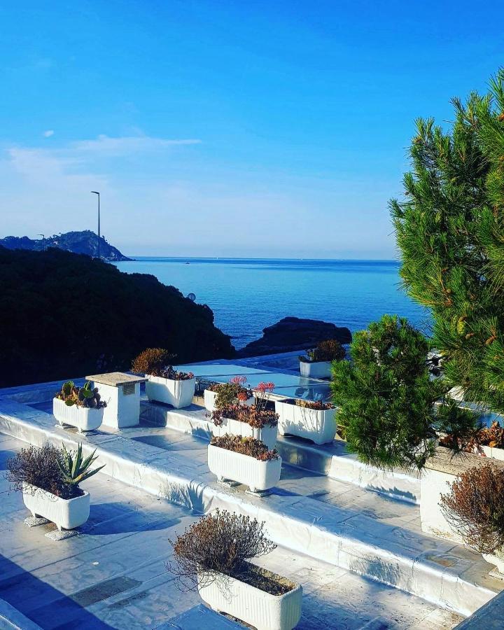 Hotel La Scogliera Cavi di Lavagna Exteriör bild