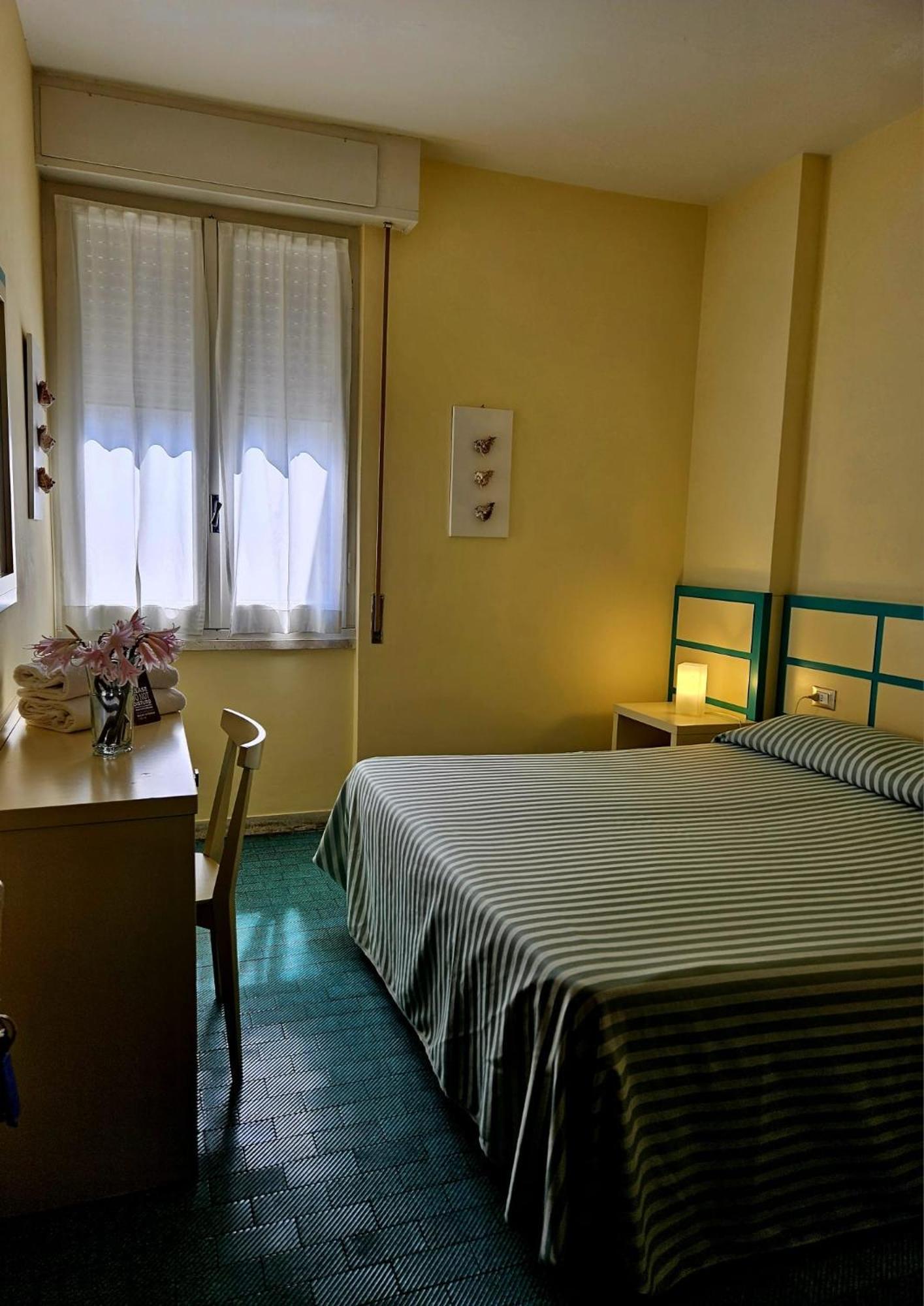 Hotel La Scogliera Cavi di Lavagna Exteriör bild
