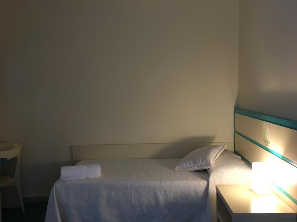 Hotel La Scogliera Cavi di Lavagna Exteriör bild