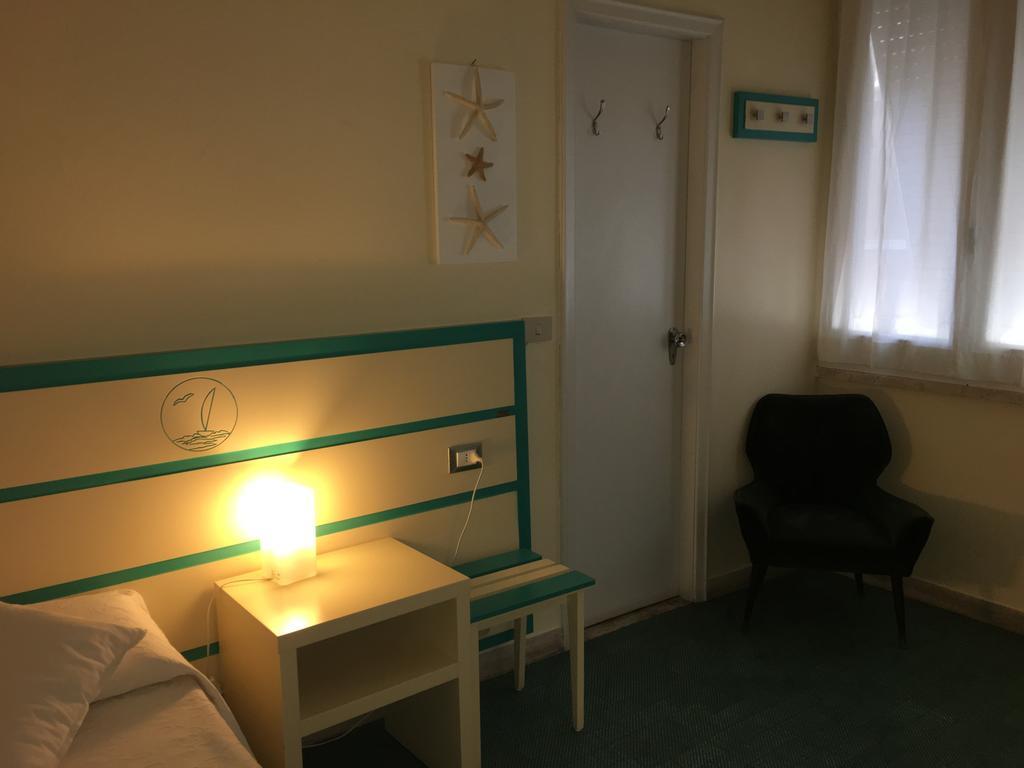 Hotel La Scogliera Cavi di Lavagna Exteriör bild