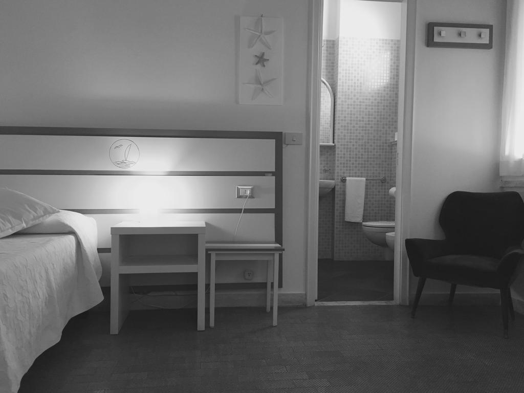 Hotel La Scogliera Cavi di Lavagna Exteriör bild