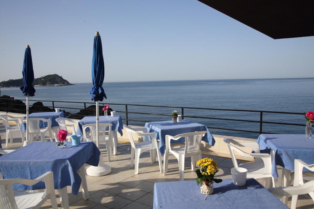 Hotel La Scogliera Cavi di Lavagna Exteriör bild