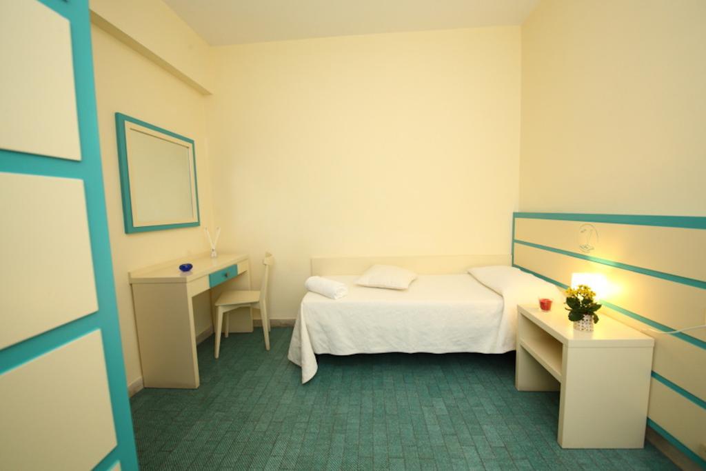 Hotel La Scogliera Cavi di Lavagna Exteriör bild