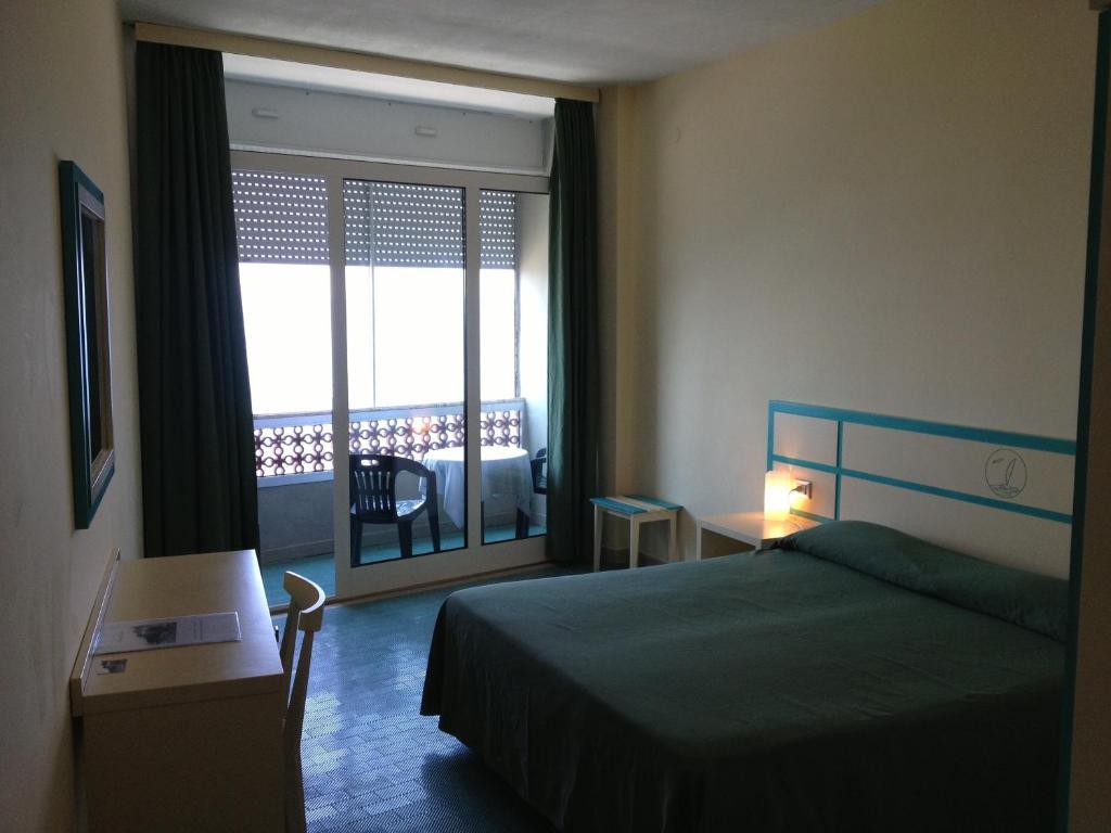 Hotel La Scogliera Cavi di Lavagna Rum bild