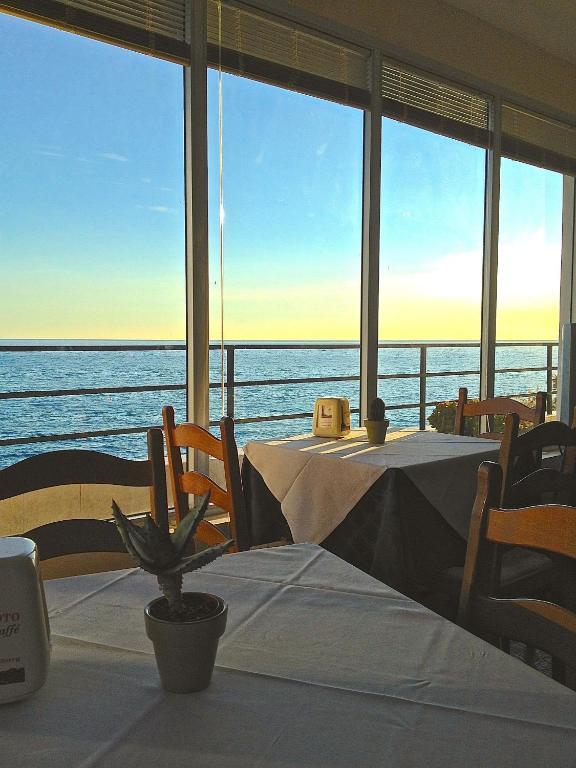 Hotel La Scogliera Cavi di Lavagna Exteriör bild